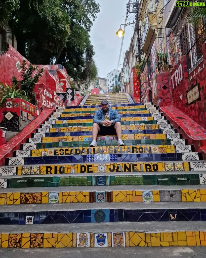 Salvatore Esposito Instagram - Dia 6 : Rio de Janeiro 🇧🇷 Il clima non riesce ad oscurare la bellezza e la potenza di una città ricca di contraddizioni ma magica. Rio de Janeiro, Brasil