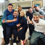 Salvatore Esposito Instagram - La cena dei fuggitivi !!! Ci vedrete presto all'opera in #CelebrityHunted3 su @primevideoit 😎 Milano italy