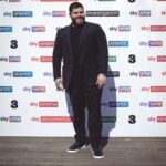 Salvatore Esposito Instagram - Durante gli upfront di @skyitalia ho avuto il piacere di presentare #Rosanero ,una fiaba dark molto ma molto divertente !!! Vi aspetto il 25 al @giffoni_experience 😎 Total look: @zegnaofficial Watch : @omega Press : @upgradeartist Agency : @tt_agencysrl Rome, Italy