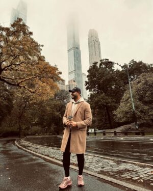 Sam Asghari Instagram - A lot of walking, lots of pizza, and a lot of "watch where yo goinnnn" 🚖🗽🍎 @hypebeast X @tourneau event.
Styled: @philvalles @moncler