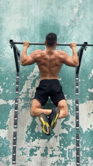 Sam Asghari Instagram - Focused 💪🏽