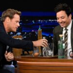 Sam Heughan Instagram - @samheughan and Jimmy make a “Ginny Fallon” using @sassenachspirits! 🥚 #FallonTonight The Tonight Show Starring Jimmy Fallon