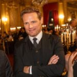 Sam Heughan Instagram - What an honour! Guest speaker @keepersofthequaich USA Was such a joy to celebrate our love of Scotland and “guild old Scotch drink” with the best in the industry. 🥃 @sassenachspirits