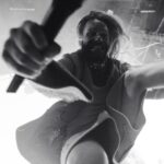 Sam Ryder Instagram - Pls don’t zoom up my shorts 🔭 big weekend in Switzerland for @starsintown & @heitereopenair absolute bonkers 🤯🇨🇭 So lovely to round it off back home for @heritageliveconcerts too. Felt like a massive hug 🙏 Love ya tons, dreamers 👊