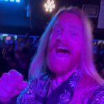Sam Ryder Instagram - 3 SOLD OUT SHOWS IN ONE DAY IN LIVERPOOL🤯 BIG UP TO THE 2PM, 4PM & 6PM LEGENDS FOR COMING & SINGING THIER HEADS OFF⚡️ P.S MOUNTAIN IS OUT AT MIDNIGHT 😆🏔 Cavern Club Liverpool