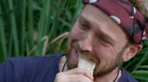 Sam Thompson Instagram - Not the nicest camel toe I’ve ever tasted… 🤢🤮 #imaceleb