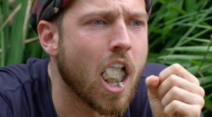 Sam Thompson Instagram - Not the nicest camel toe I’ve ever tasted… 🤢🤮 #imaceleb