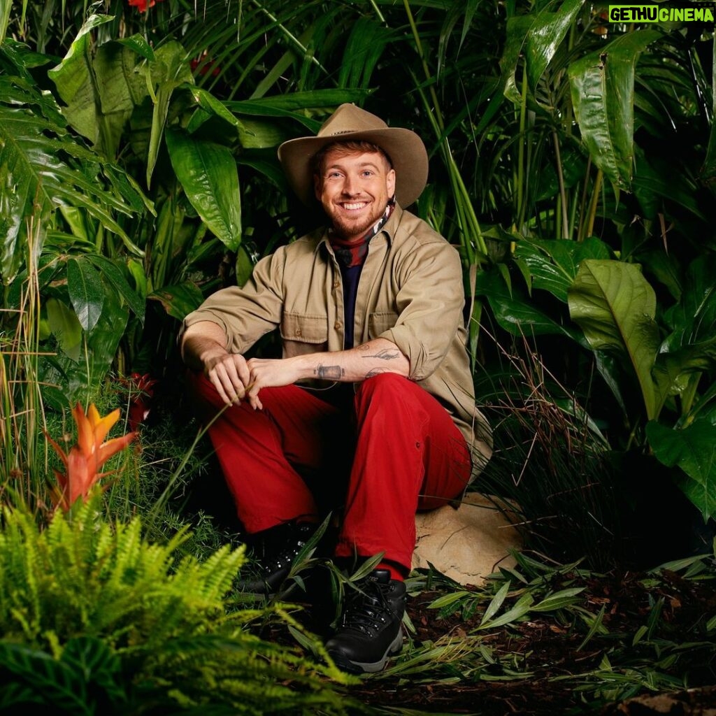 Sam Thompson Instagram - ✨The rumours were true ✨ I'm thrilled to announce that I'll be joining the adventure of a lifetime on #ImACeleb 🐍🕷️Tune into @itv every night from Sunday 19th November to see how I get on… wish me luck! 😱🇦🇺