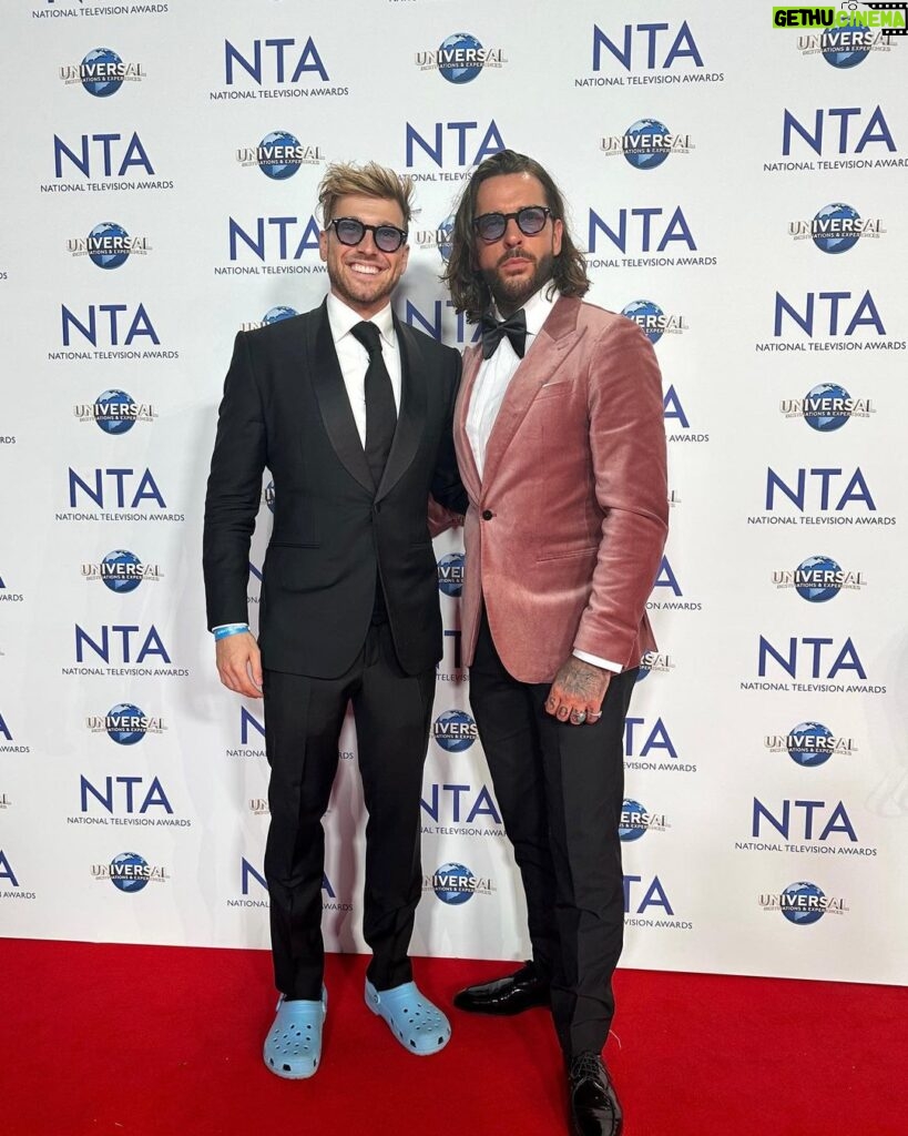 Sam Thompson Instagram - What a night! I’ve never been invited to the NTA’s before, and the fact I got to work on the red carpet with my best mate, talking to all the celebrities is a milestone that I’ll never forget! Love you brother @p_wicks01 . What a team we make! 🥹❤️