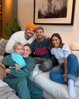 Sam Thompson Instagram - My family 🥹❤️ @ryan.libbey @louise.thompson @zara_mcdermott