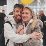 Sam Thompson Instagram – She brought balloons 😂🥹 Reunited with the love of my life. What a trip, what a lucky guy I am 🥹❤️❤️❤️ spot an awkward Pete 😂