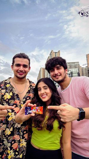Sameeksha Sud Instagram - Just like our teentigada, you and your squad can also enjoy epic discounts. Tap on the link in Crispello’s bio or scan the pack and get started! Keep meeting, keep winning.
#CrispelloMeetForTreats #MeetForTreats #CadburyCrispello #Crispello #Squad #SquadGoals #Mains #Friends
