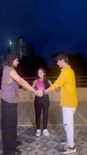Sameeksha Sud Instagram - Dnt miss the little surprise in the end… 💞

#teentigada #friendshipgoals