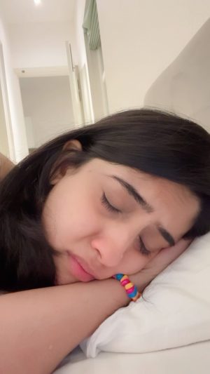 Sameeksha Sud Instagram - Every indian… 😣
Win or loose, India forever🇮🇳The amount of hard-work our team has put is unforgettable. Just not our day.. ❤️‍🩹
“Jeetega india” #proundindian #indiaforver #relatable