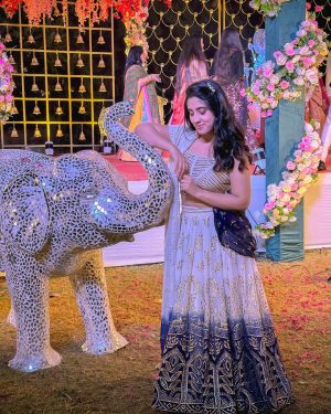 Sameeksha Sud Instagram - Congratulations @neha.pandey_02 ❤️ 

#indianwedding #nehulkishadi 

My outfit @pallavijaipur 
Lucky outfit @azorafashions