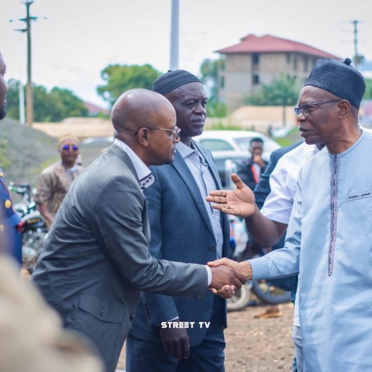 Samuel Eto'o Instagram - Allô North West Regional league , Merci excellence MR le Gouverneur de la Région pour la confiance 🇨🇲🇨🇲🇨🇲🇨🇲🇨🇲👏🏿👏🏿👏🏿👏🏿