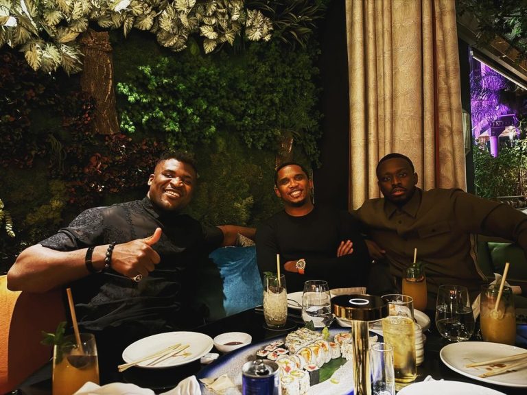 Samuel Eto'o Instagram - Les enfants de maman AFRICA @dadju @francisngannou ❤️❤️❤️❤️