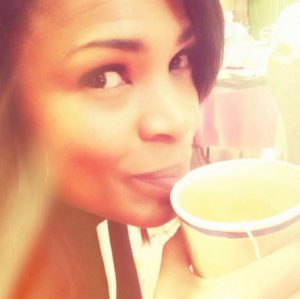 Sanaa Lathan Instagram - Some candids I took on the set of #TheBestManHoliday. Looking forward to reuniting with my  friends, who I now call family, for The Best Man limited series coming next year. #SwipeLeft ♥️