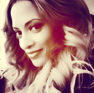 Sanaa Lathan Instagram - Some candids I took on the set of #TheBestManHoliday. Looking forward to reuniting with my  friends, who I now call family, for The Best Man limited series coming next year. #SwipeLeft ♥️