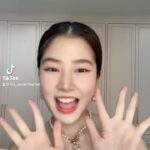 Sananthachat Thanapatpisal Instagram - Happy Valentine Day ค่าาาา สวยด้วยตลกด้วย เห้อออ 🤪 . #ติดฝนรีวิว