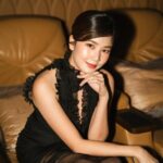 Sananthachat Thanapatpisal Instagram - I'm ready to watch the movie 🎬 Where is my popcorn !? 🍿🥤#deathisallaround #อยากตายอย่าตาย . Make up and Hairdo @folkeflake Dress @deform_official