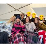 Sandara Park Instagram - 울 밍끼 축구경기 응원하러~!!! ⚽️ 너무 기특하다 울 막둥이 뭐든지 잘해내는 모습에 뭉클 ㅠㅠ #FC탑걸 항상 응원합니다!!!😭👍 #골때녀 처음가서 낯가리는 극극극 I 인 내옆에 오셔서 첨부터 끝까지 잘챙겨주신 극극극 E 바다언니도 넘 감사해용😀🧡 ㅋㅋㅋ