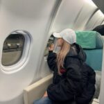 Sandara Park Instagram - 출장끝내고 집에가던길~✈️ 요즘엔 비행공포증 많이 극복해서 잠도 잘자고 기내식도 잘 먹고 영화도 보고 하늘구경도 한다😄🥹👍 이제 비행을 좀 즐겨볼까보다~!!! 즐기자~!!! Taipei Taoyuan International Airport