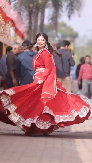 Sandipta Sen Instagram - Jokhon amay shooting e keu taratari ready hotey bole😬😬

Styling: @neelsaha_styled_by_blue 
MUA @makeupartist_subhasis 
Hair:Jyotsna di
Managed by: @decalogue_mgmt @decaloguedigital 

#starjalshaparivaraward2024 #starjalsha #awardnight #sandipta #feelitreelit