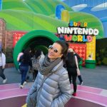 Sandy Instagram - Passando pra deixar um registro de um dia delicioso no parque da Universal de Hollywood. Foi lindoooo!! Obrigada, @unistudios!! 💜🎈 Se quiser ficar por dentro de TUDO que rola na Universal em Orlando e em Hollywood, siga o perfil que eles fizeram pro público brasileiro. > @universaldestinationsbrasil 😊