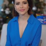 Sandy Instagram - Mais um ano compartilhando momentos especiais por aqui. E você? Com quem compartilharia cada pedacinho do seu 2023, hein? 💙 Surpreenda quem você ama com uma linda homenagem! É só clicar no link da bio de @lactaoficial e seguir o passo a passo pra fazer sua retrospectiva. Boas Festas!! ✨ #compartilhecadapedacinho #nossoanonumzap #publi