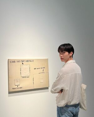 Sang Heon Lee Instagram - One of my five different hobbies I do to keep things interesting 🤷‍♂️: Going to exhibitions 😊
