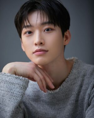 Sang Heon Lee Instagram - Good morning LA 🇺🇸
Good night 🇰🇷
Last one of my spec shoots from last year 🤍🩵🩶🙏