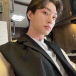 Sang Heon Lee Instagram - Cheers to all my fans and have a lovely weekend xo 🥰😏 @xokittynetflix @netflix @netflixgolden Seoul, Korea