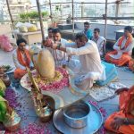 Sanjay Dutt Instagram – Did a fantastic Shiv Pooja today. Thank you @sriudayacharyaji_ , 
Har Har Mahadev!