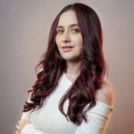 Sanjeeda Sheikh Instagram - #AD After obsessing over it for a while, I am glad I stepped into my red hair era with @lorealpro_education_india . Thanks to my hairdresser and @geetanjalisalon for this hair color transformation. You too can get this makeover too, just visit your nearest L’Oréal Professionnel partnered salon to get the trendiest hair color of the season! 🙌 #LorealProIndia #LorealProfIndia #haircolor #LorealProInReds #LProReds #GoRed #iNOAReds #ShadesOfRed #WomensDay #WomensDay2024 @lorealpro_education_india @geetanjalisalon @lorealpro @israni.Sumit #geetanjalisalonmumbai #bandraedition