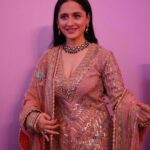 Sanjeeda Sheikh Instagram - #heeramandi Makeup @tulsi5solanki Hair @muskankhan_hair Wearing- @rimpleandharpreet Jewellery- shriparamanijewels Footwear- @aprajitatoorofficial Styled by- @tanaya_paradkar Assisted by- @nainaraj