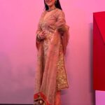 Sanjeeda Sheikh Instagram - #heeramandi Makeup @tulsi5solanki Hair @muskankhan_hair Wearing- @rimpleandharpreet Jewellery- shriparamanijewels Footwear- @aprajitatoorofficial Styled by- @tanaya_paradkar Assisted by- @nainaraj