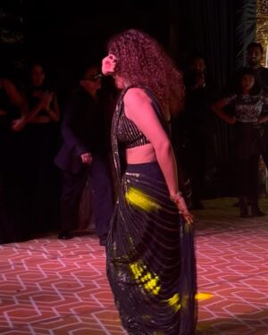 Sanya Malhotra Instagram - 🪩 1️⃣ 2️⃣ 3️⃣ 4️⃣🪩
Get on the dance 💃🏻 floor 

@rohitgandhirahulkhanna @amarisbyprernarajpal