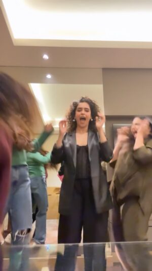 Sanya Malhotra Instagram - Love is in the Hair 👩🏻‍🦱✨♥️

@natasha_mathias_ @insane_ishani @sumbul_shamim