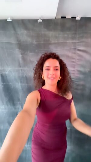 Sanya Malhotra Instagram - Can NOT stop dancing to NOT Ramaiya Vastavaiya #jawan 
#day5 #notramaiyavastavaiya