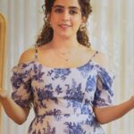 Sanya Malhotra Instagram - When you #LiveEpic, you don’t just exist, you thrive! Whether it’s conquering a fear, getting a promotion, or simply spending time with your loved ones. The always epic @sanyamalhotra_ wants to know your #LiveEpic moment. Tell us how you #LiveEpic in the comments below and stand a chance to win an epic voucher! All you have to do is follow these 3 simple steps: 1️⃣ Follow @shoppers_stop 2️⃣ Tell us your #LiveEpic moment in the comments 3️⃣Tag 3 friends Hurry, participate now!🏃🏻‍♂️💨 The contest ends on 14th September! #ShoppersStop #sanyamalhotra #contest #contestgiveaway #giveaway #giveawayalert