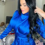 Sarah Fraisou Instagram - Blue it’s your favorite color? 1,2 ou 3💙#pictureoftheday #blue #fun #lifestyle