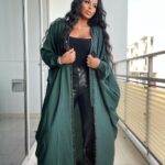Sarah Fraisou Instagram - 💥Dubaï outfit 💥aime tu ce genre de tenue ? #pictureoftheday #dubailife #greenmood #life Dubai, United Arab Emiratesدبي