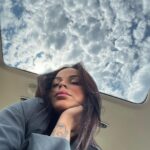 Sarah Fraisou Instagram - Juste la paix intérieure vaut tout l’or du monde ♥️ #picoftheday #justme #paris #woman #life Paris, France