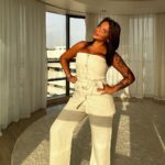 Sarah Fraisou Instagram - Just smile 😃✌🏻 #outfit #zara #picoftheday #french #dubai #lifestyle #nude Dubai, United Arab Emirates