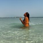 Sarah Fraisou Instagram - Just chill and sun 🌞#pictureoftheday #dubai #sun #life #playa #jetski