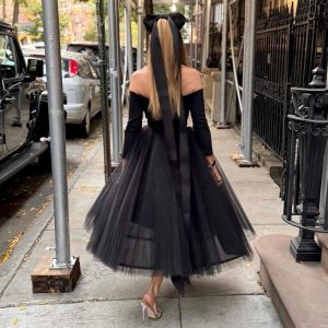 Sarah Jessica Parker Instagram - The bow that started it all.
When I saw how madly in love everyone was with this bow (as was I), a last minute detail thrown together by me and @sergenormant just minutes before leaving for the annual @nycballet Fall Gala, I immediately set out on a mission: searching for and sourcing the finest grosgrain, taffeta and satin ribbons. In many cases the vintage I was hoping still existed and could unearth. 
From hidden corners of New York City, to unique and interesting places far far away, I've found some really special and insanely beautiful ones.
And with that, I introduce you to: the @sjpcollection Gala Bow.
From Petite to Grand in length, I hand picked every single ribbon - some almost 100 years old! - and crafted a collection that I’m quite proud of.
Our Gala Bows come with a sturdy 3-inch flat hair pin making it easy to affix however your heart desires.
Most importantly, each bow was sewed with love. And you can be assured that I’ll be personally steaming, boxing up, and shipping out every single Gala Bow order that comes in.
I can’t wait to see how you wear these.
Link to shop is in my bio.
X, SJ
PS. For those concerned, that bow is simply rested on Lotus. Not tied!