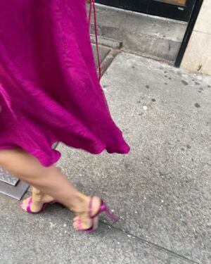 Sarah Jessica Parker Instagram - Dateline Bryant Park.
NYC.
Mono. Chrome.
X,
SJ