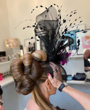 Sarah Jessica Parker Instagram - Dateline New York City.
5:41pm.
First Monday in May. 
Met prep 2022. 
X, SJ