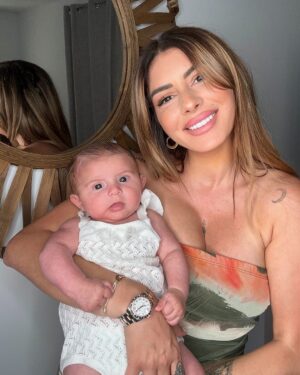 Sarah Lopez Instagram - Alors Aaliyah c’est plus papa ou maman ? 🥹